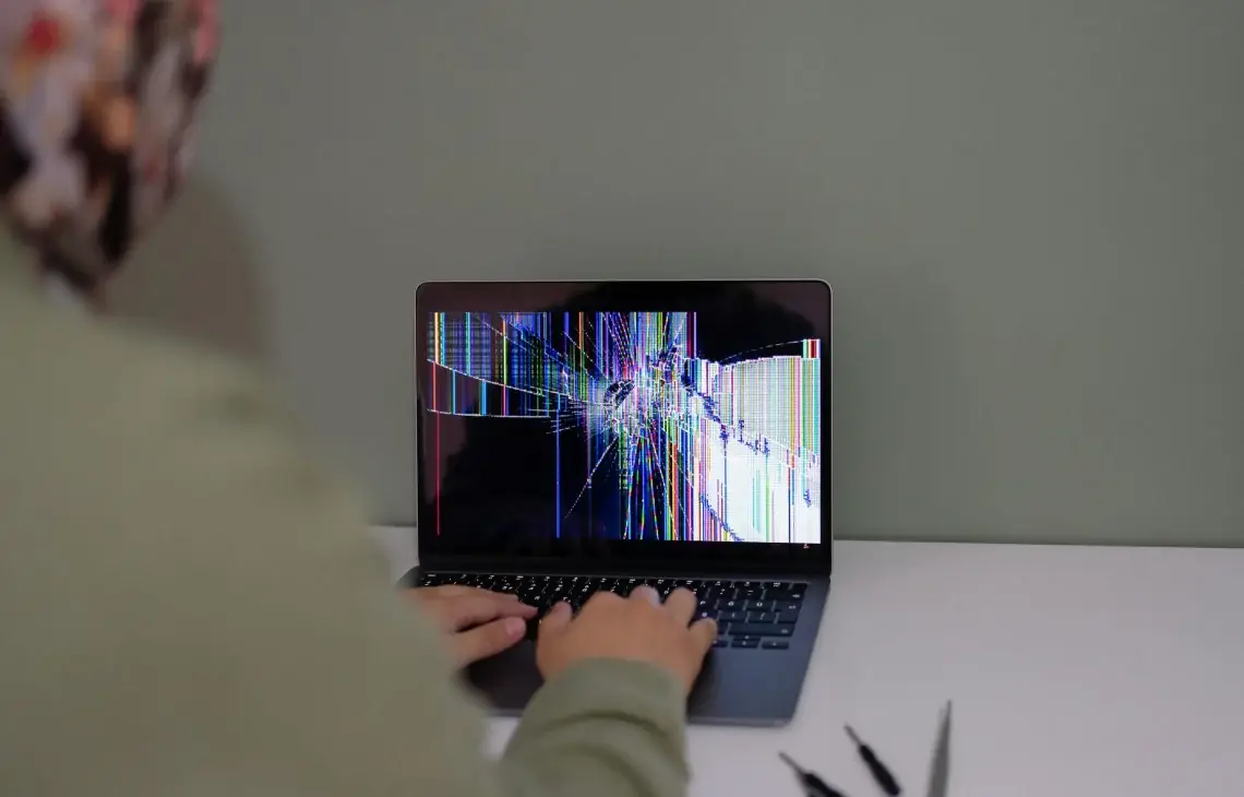 Zawiasy laptopa – naprawy jakie najczęściej wykonujemy